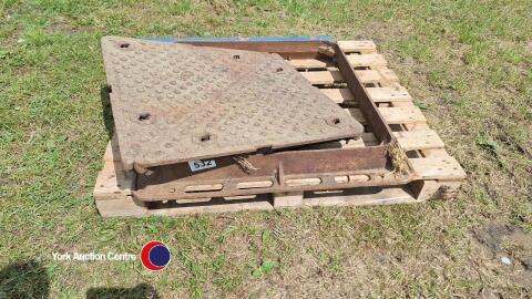 2ft6in x 2ft6in heavy duty man hole cover