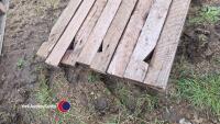 8 x 2.4m x 4in x 2in spars - 2