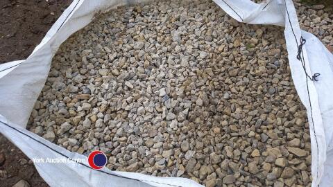 Ton bags 20 mm clean limestone decrotive chippings