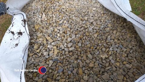 Ton bags 20 mm clean limestone decrotive chippings