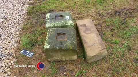 Stone step and 2 stone cubes