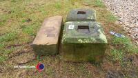 Stone step and 2 stone cubes - 4