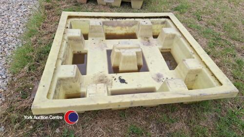 Plastic poly-spill pallet IBC drip tray
