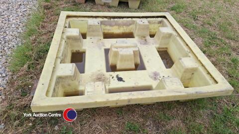 Plastic poly-spill pallet IBC drip tray