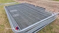 12 x Heras panels complete with feet and clips, good condition. - 3