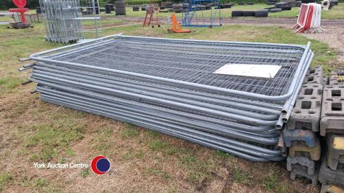 20 Herras fence panels and feet
