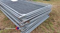 20 Herras fence panels and feet - 4