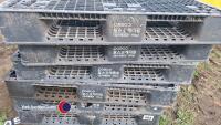 13 x hard plastic black pallets (105w x 105l x 15d) - 5