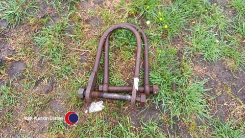 Pair of heavy duty concrete panel lifting shackles