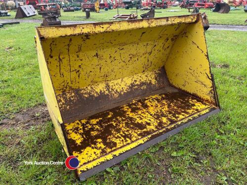 Stoll loader bucket c/w Euro brackets
