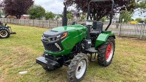 Compact tractor, manual in office