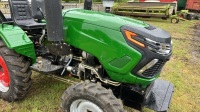 Compact tractor, manual in office - 3