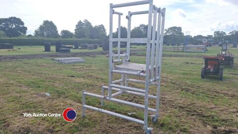 Aluminium podium portable scaffold