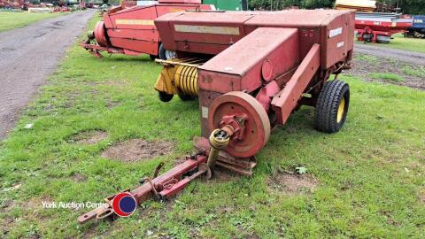 New Holland 276 conventional baler