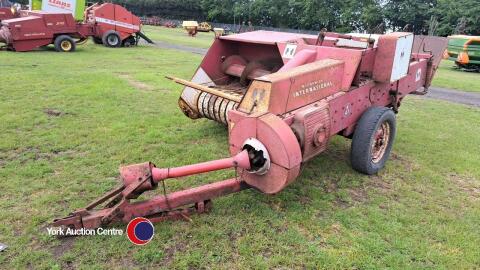 International B47 baler, gwo