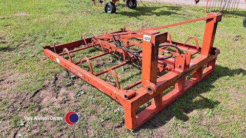 Chilton Flat 8 bale grab
