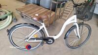 Burghardt Swan ladies town bike