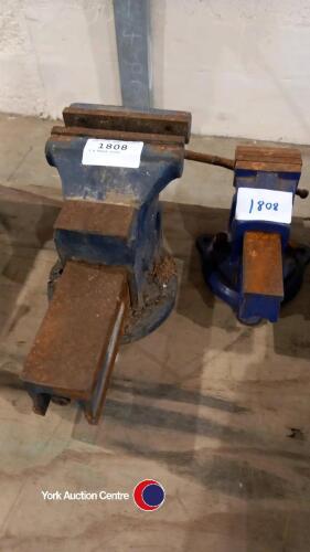 2 x bench vices