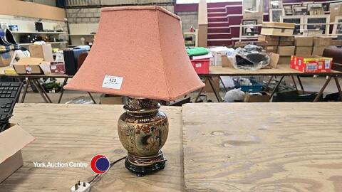Large oriental lamp, gwo