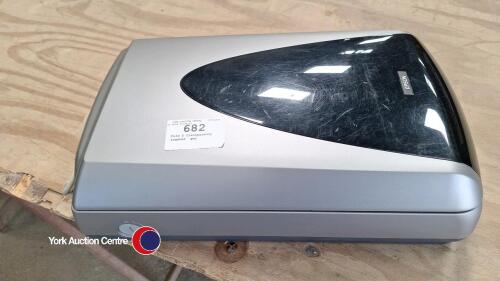 Film & transparency scanner, gwo