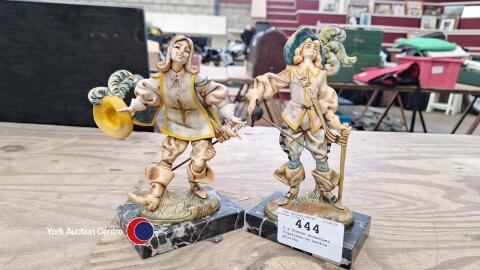 2 x French musketeer figurines on marble plinths
