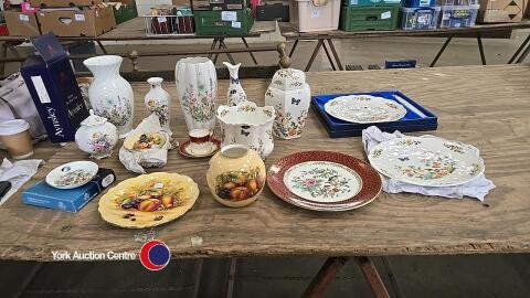 Aynsley items, inc vases, dishes, cups, saucers, trinket boxes etc