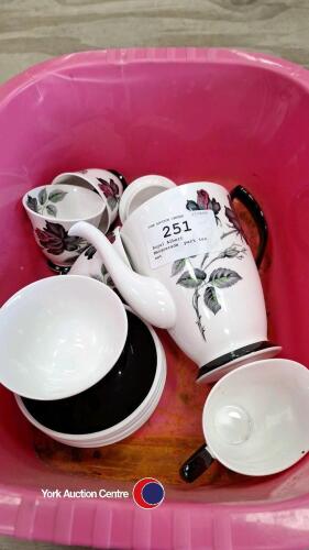 Royal Albert, Masquerade, part tea set