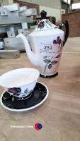 Royal Albert, Masquerade, part tea set - 2