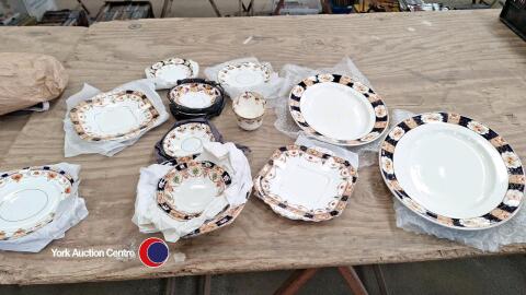 Selection of pottery inc tea cups, saucers, tea plates and bowls, etc