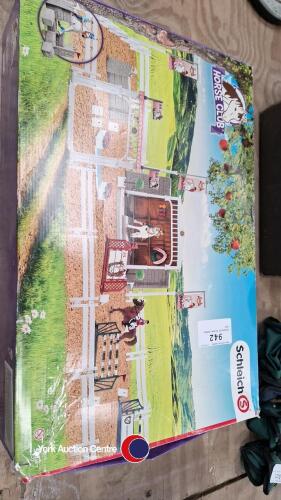 Schleich horse arena set