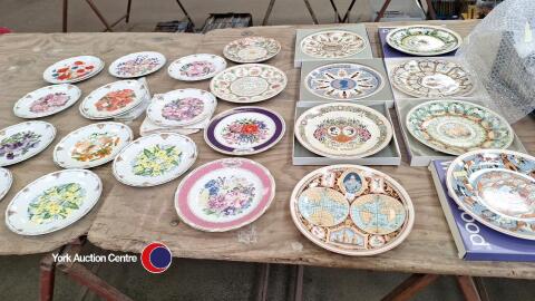 Quantity of Collectible plates