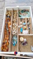 Tub and trays of costume jewellery - 4