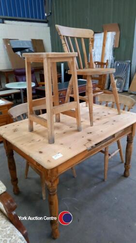 Cottage pine table with 4 chairs