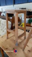 Cottage pine table with 4 chairs - 4