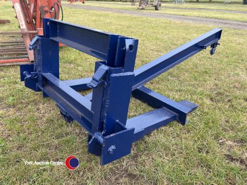 Pallet forks with detachable jib Massey Ferguson or Quicke brackets