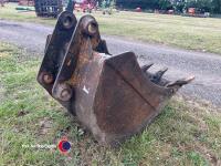 JCB 3C rear bucket - 3