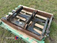 Forklift carriage plus a pair of forks - 4