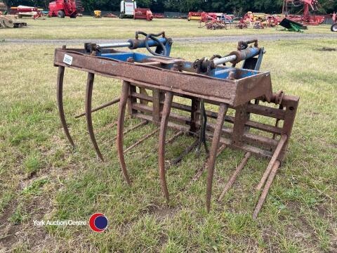 Tanco muck grab, Chilton brackets