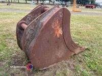 Digger bucket 22in wide 65mm pins - 4
