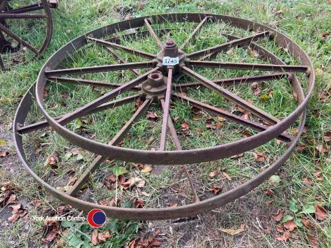 2 x vintage cast iron wagon wheels H 121 cm W 6cm