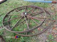 2 x vintage cast iron wagon wheels H 121 cm W 6cm - 2