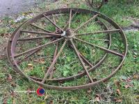 2 x vintage cast iron wagon wheels H 121 cm W 6cm - 3