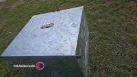 Heavy duty shooting dog box with twin partitions - 2