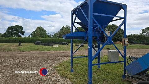 Coal/Briquette bagging hopper c/w shaking grate