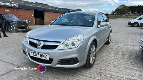 2007 Vauxhall Vectra Exclusiv 1.9 CDTI - YE57 RNZ - diesel - 1 keeper from new - HPi clear - MOT 2.4.26 - 142138 miles - V5 in office