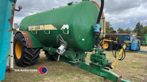 Major LGP vacuum 2600 gallon tanker, drawbar suspension, 800 tyres, 2009