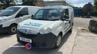 2015 Vauxhall Combo Van 1.3 diesel covered 145033 miles, slight problem with diesel running back, got to spin it over for a while until fuel gets up but drives, MOT expired 24.3.25 - 3 former keepers HPi clear - V5 in office - 2