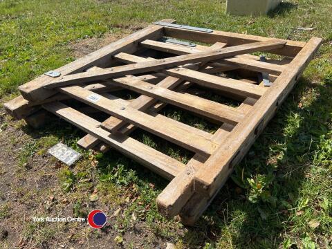 3 x 4ft wooden gates