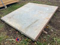 Sheeted gate