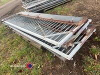 5 x galvanised 2.9m wide pig gates - 4